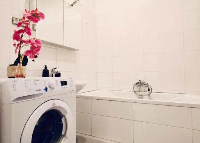 Lovely 2br With Modern Amenities Near Augarten
