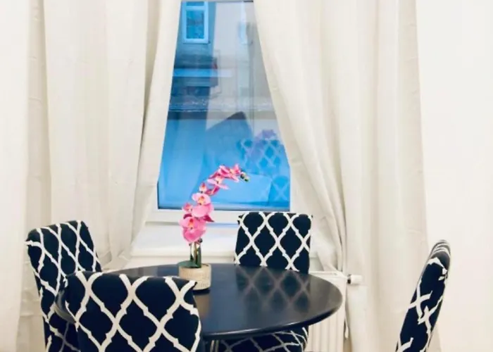Lovely 2br With Modern Amenities Near Augarten Apartment Vienna