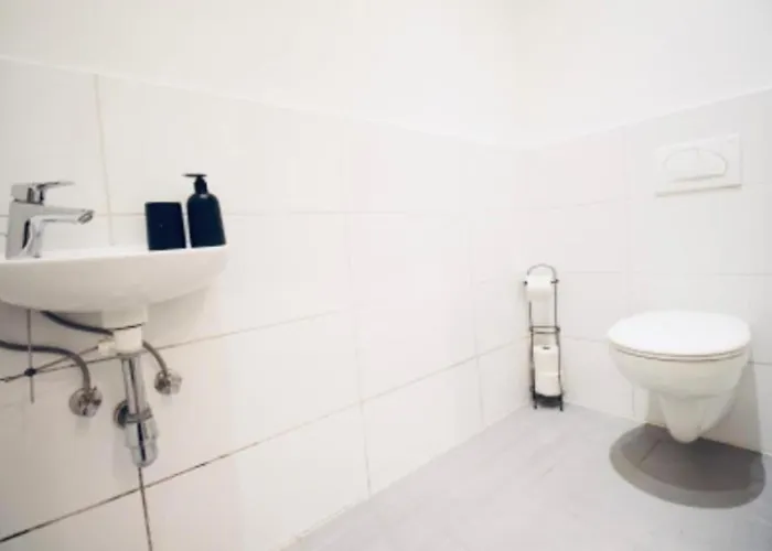 Lovely 2br With Modern Amenities Near Augarten Apartment Vienna